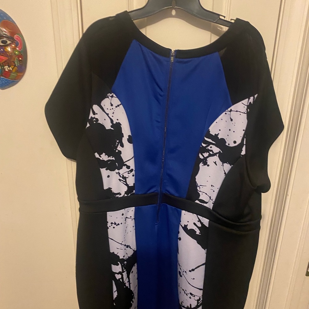 Dress - Picture 4 of 4